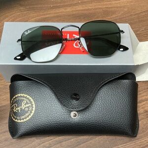 Ray-Ban RB3548 Black Leather Sunglasses Holder
